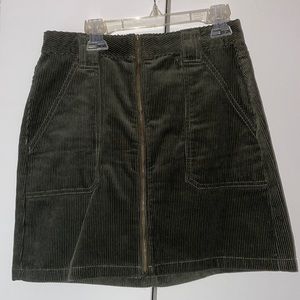 Olive Green Hollister High-rise skirt !